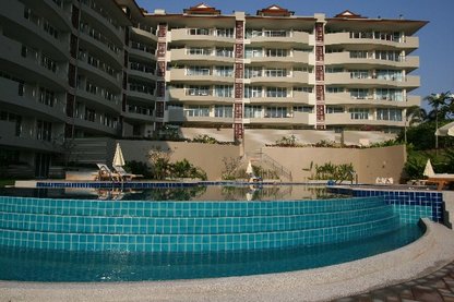 Lej bolig i Hua Hin Thailand, stor hjørne lejlighed med havudsigt 2 balkoner, 2 bad