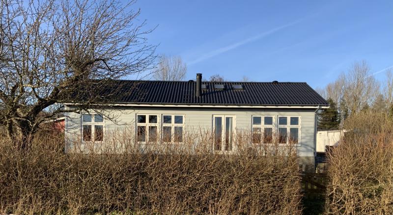 Schönes Ferienhaus in ruhiger Umgebung bei Aakirkeby, auf Südbornholm bei Broderne und Dueodde.