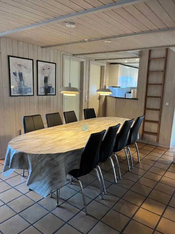 Spisebordet med stige til Hemsen