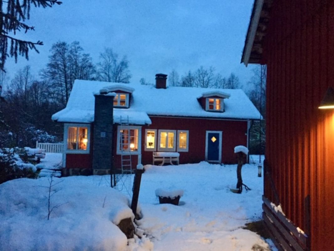 Fra lade mod husets sydfacade en dejlig vinter