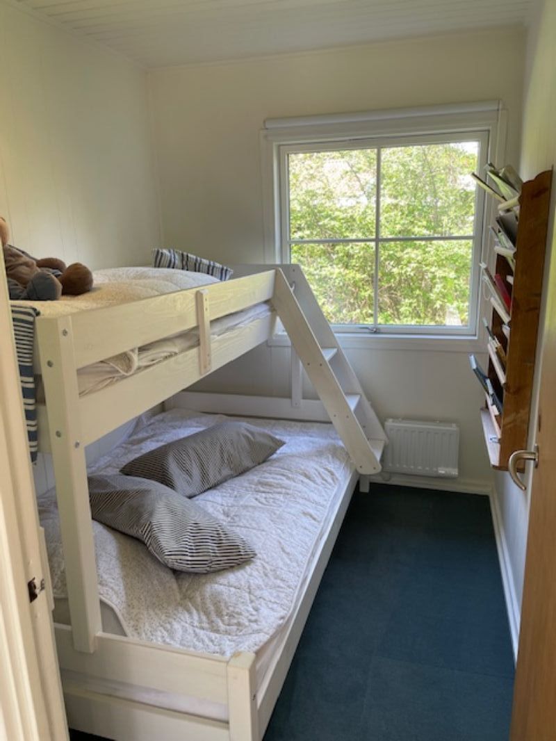 Bl kammer med kjeseng 120 cm og 80 cm