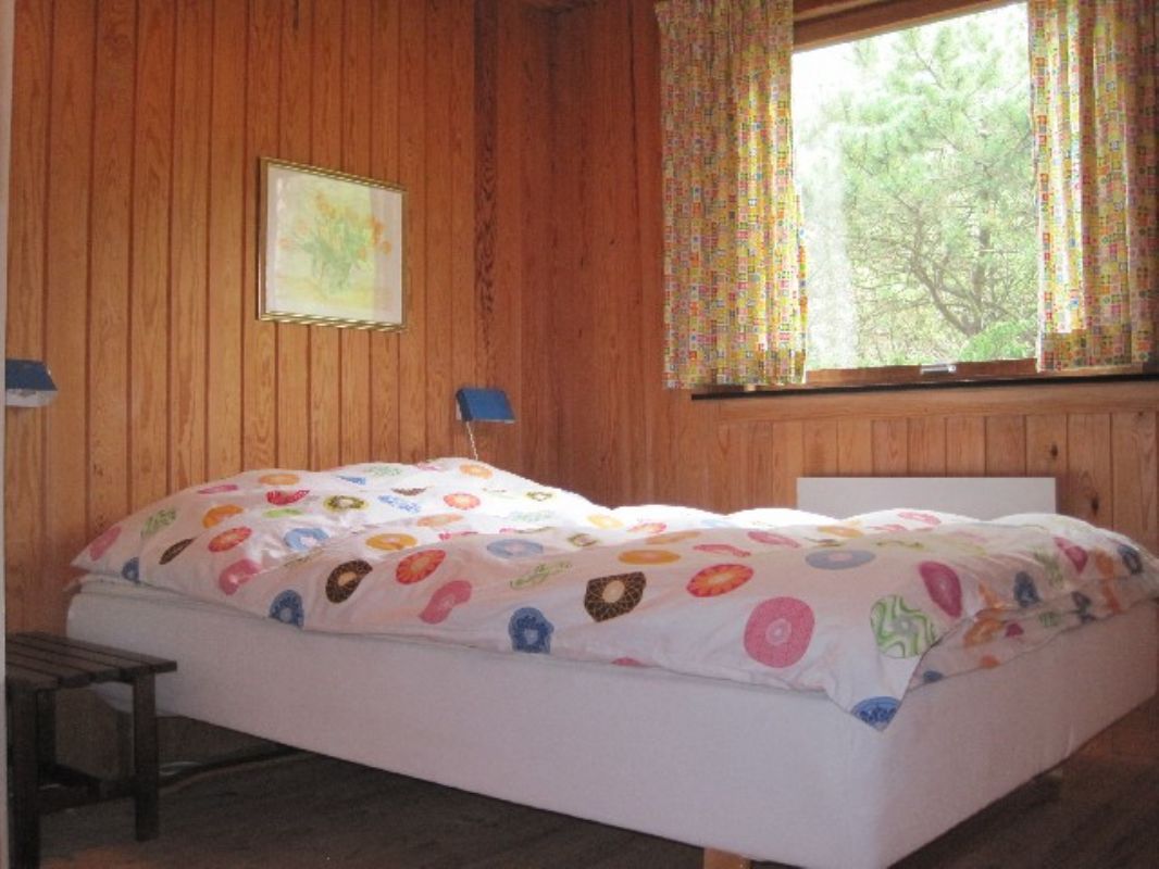 Vrelse1 Sbevasket lyst trgulv, boxmadras 140x200 cm