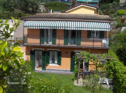 Ligurien, Camogli. Tt ved strand og et stenkast fra natur reservatet ved Portofino i den lille fisk