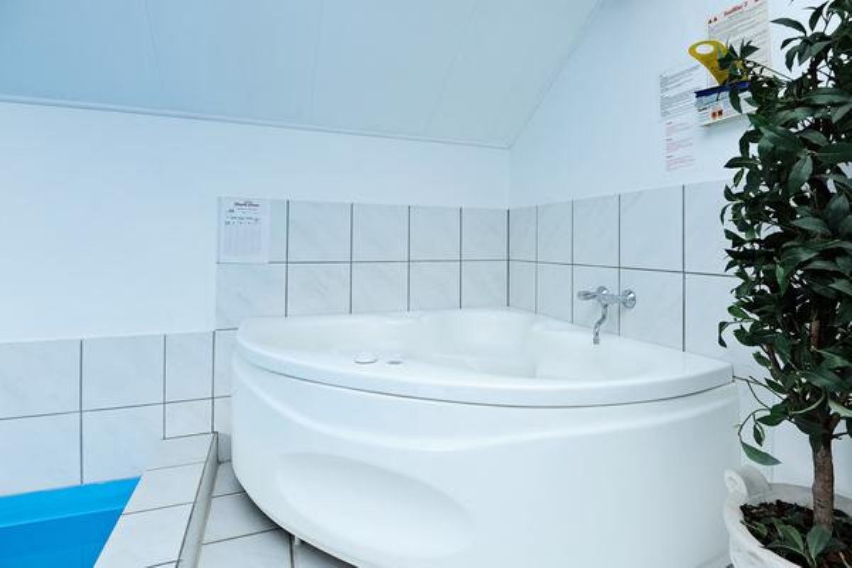 Stor spa til 3 personer