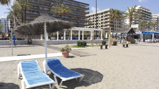Malaga - Fuengirola 2 bedroom apartment with sea views 50 m from the water , Fibernet +TV, 4 floor, 

Fuengirola / Los Bolices. 2-bedroom apartment.

70 sqm, newly renovated apartment divided into 1 large bedroom and extra bed for 2 in the living