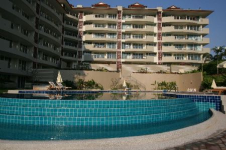 Lej bolig i Hua Hin Thailand, stor hjørne lejlighed med havudsigt 2 balkoner, 3 soveværelser+ 2 bad 