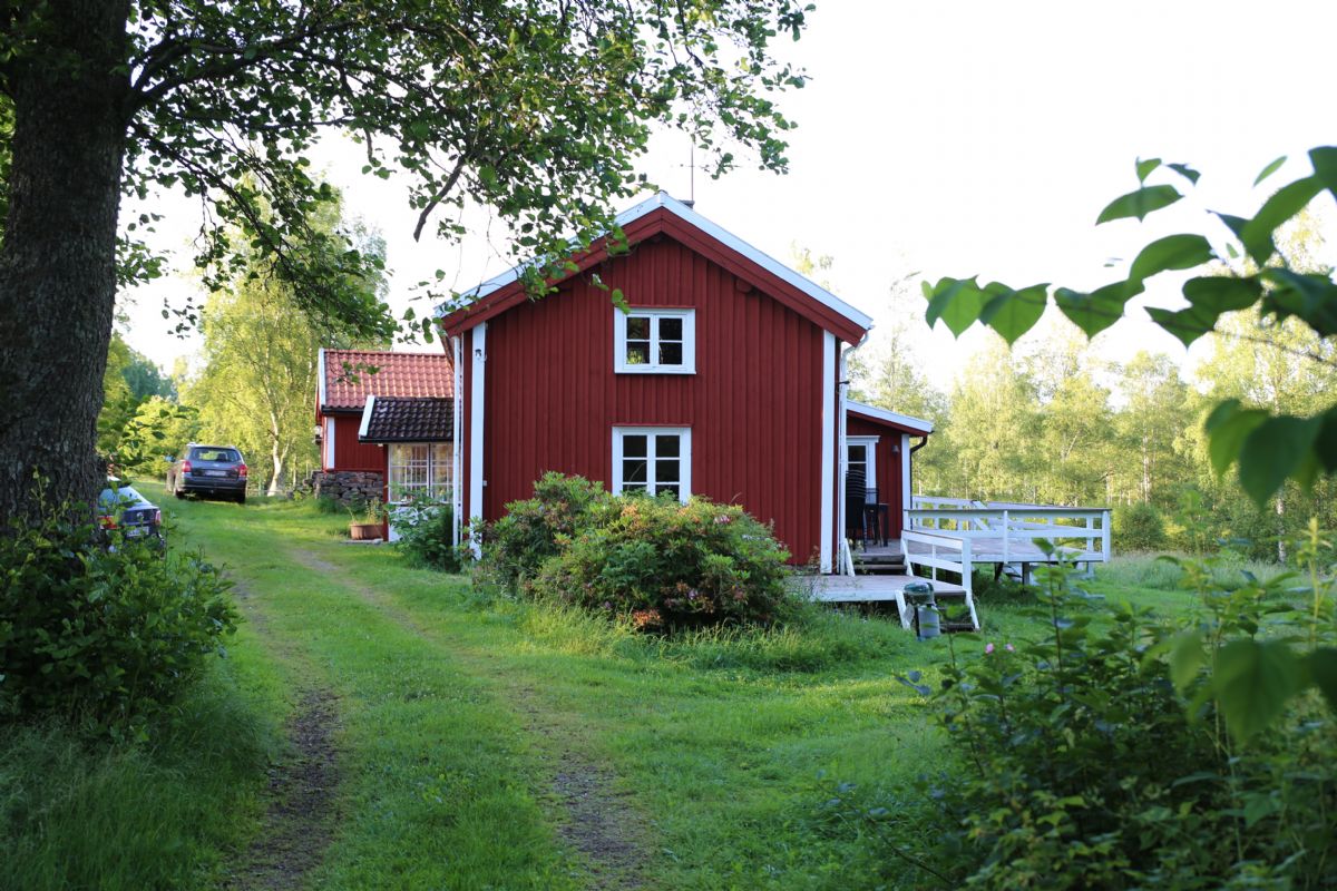 degrdsperle i Hallandskoven,  med 3 minutter til fiske s og 5 minutters krsel til bades.