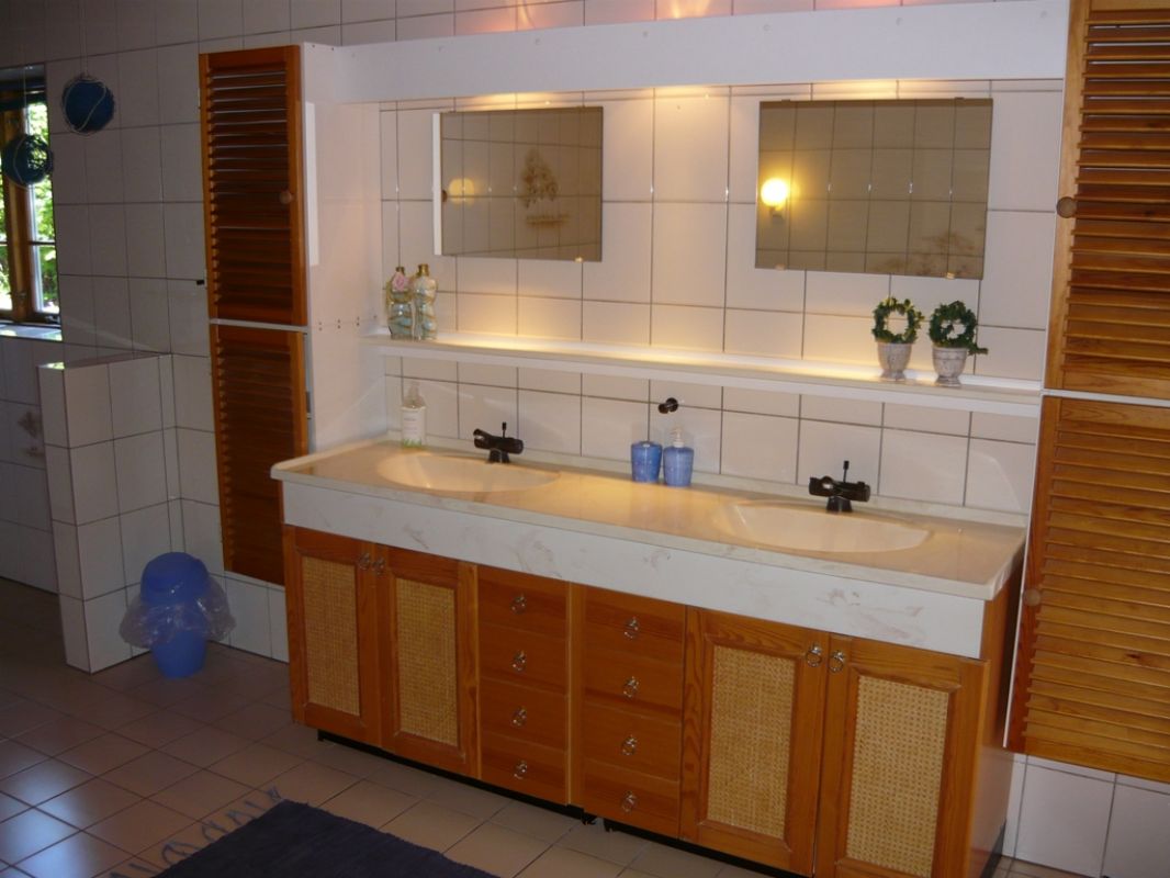 Badevrelse stuen med kar/ brus / sauna