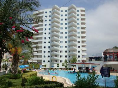 Large duplex apartment with direct poolacces and all facilities