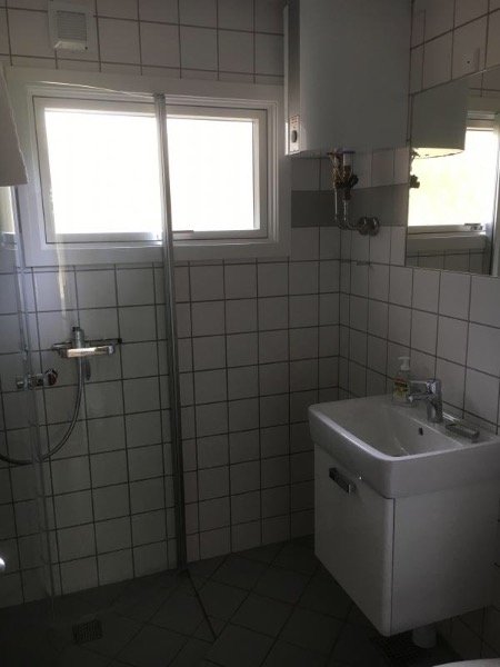 Nyt badevrelse, fliser til loft, 