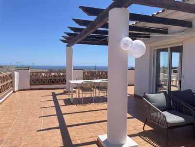 Costa del sol, Miraflores, Penthouse feriebolig til leje med fantastisk udsigt til havet, byen og bjergene.