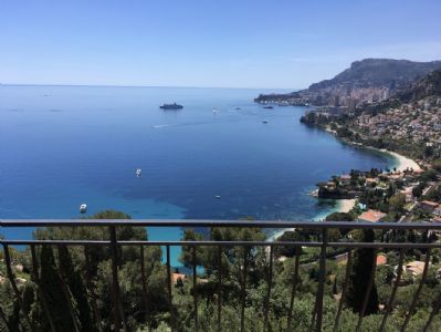 Ferielejlighed i Roquebrune Cap Martin med storslået udsigt over Middelhavet, strand og Monaco