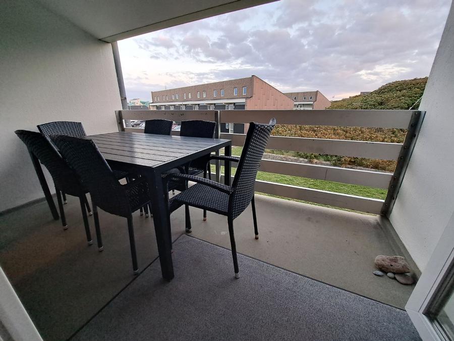 Modern holiday apartment in Sndervig for 8 persons.