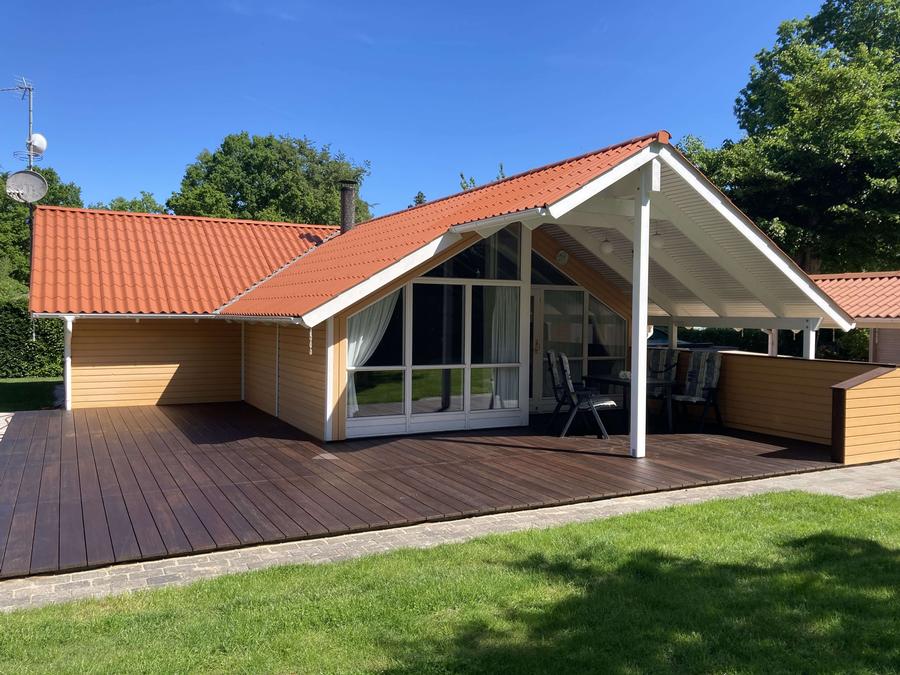 Lovely cottage in Fjellerup for 6-8 people with swings made of logs from the wood