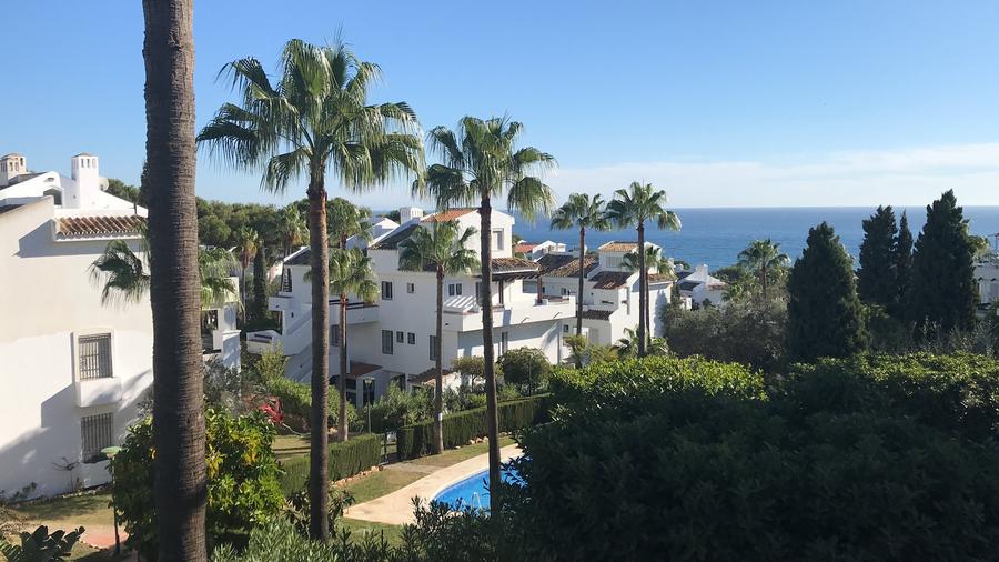 Neu hergerichtete Ferienwohnung fr 4 in Cala de Mijas mit Meeresblick, 3 Pools, Funhe zum Strand