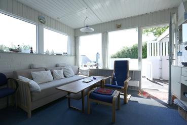 Lille,moderne helrshus p dansk side. 25 m fra og udsigt over Flensborg fjord.