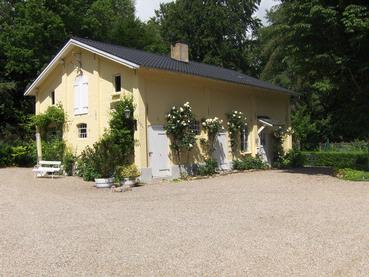 Ferienwohnung fr 7 Personen i Nebengebude am historischen Landsitz Waldeck 200 m von der Frde