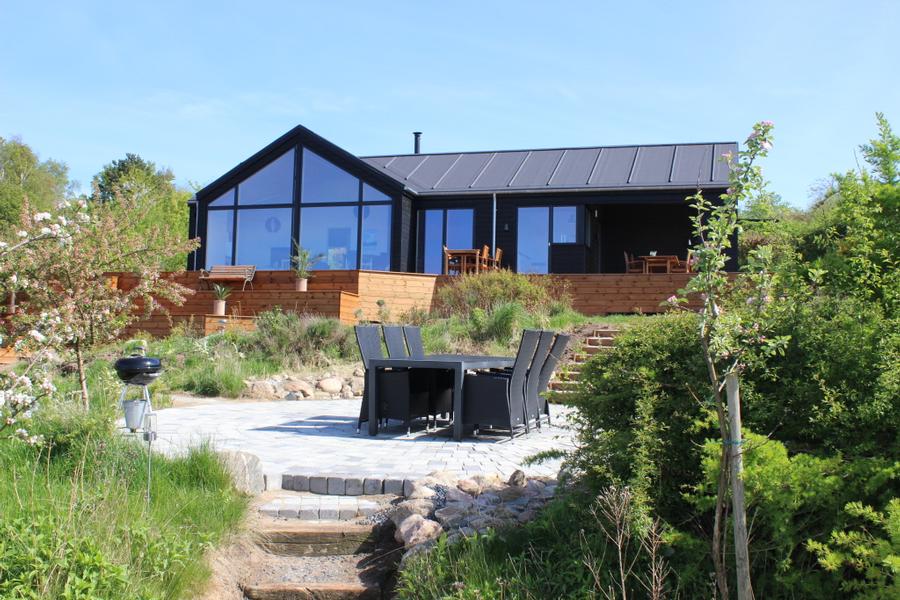 Nyt, dejligt feriehus for 8 personer udlejes i Veddinge bakker - et af Danmarks smukkeste områder