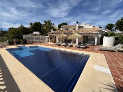 Casa El Destino: gafstand til restauranter, butikker og havet. P grnsen til Moraira.
