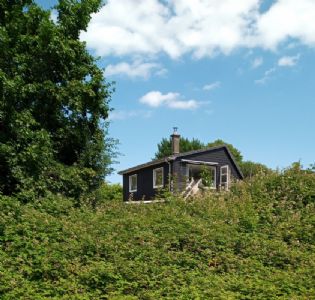 Sommerhus p� kegn�s, Sydals.
100 meter til vandet.